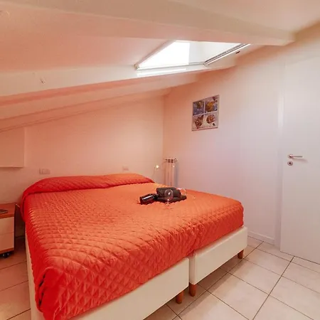 Modern Airconditioned 2-bedroom Lake Escape Apartman
