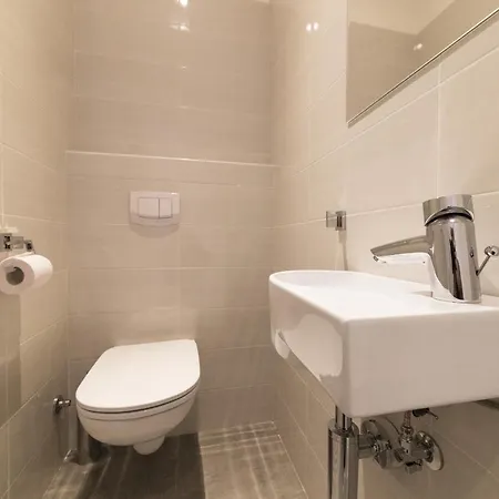 Modern Airconditioned 2-bedroom Lake Escape Apartmán *